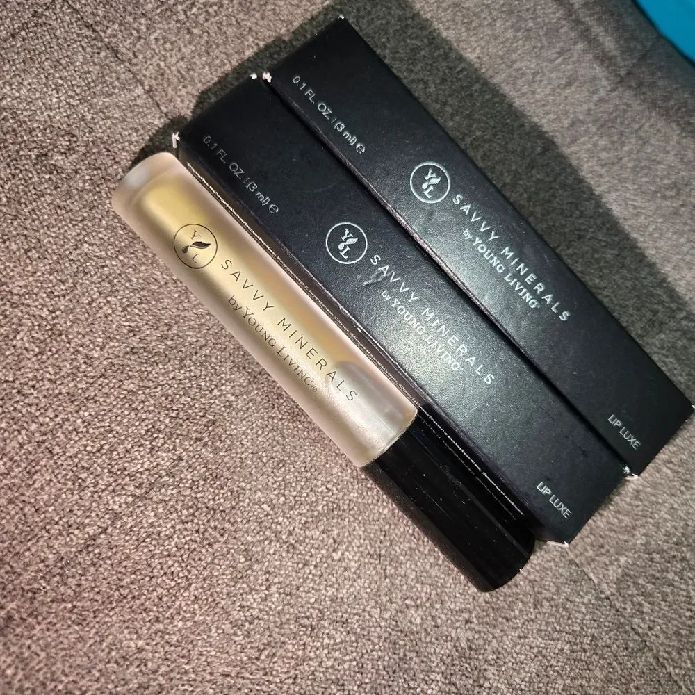 Young Living Savvy Minerals Lip‎ Luxe EACH